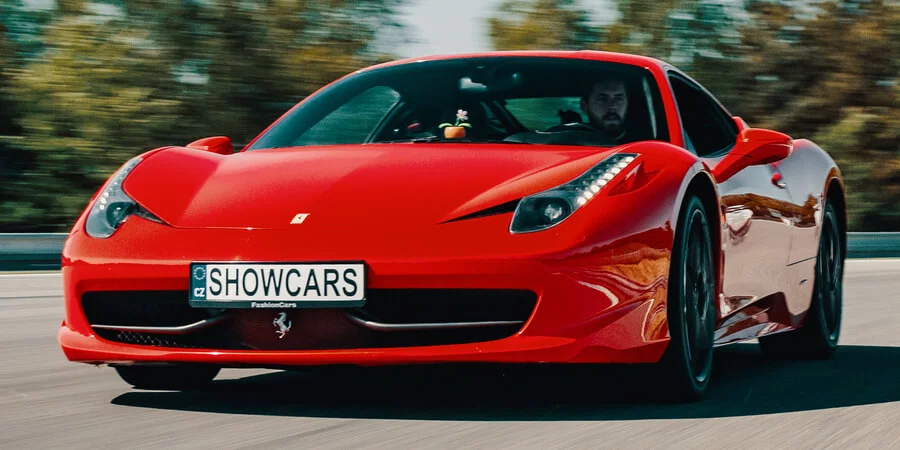 Jízda ve Ferrari 458 Italia v Mostě